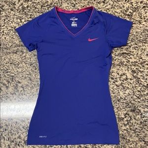 Nike workout top woman’s